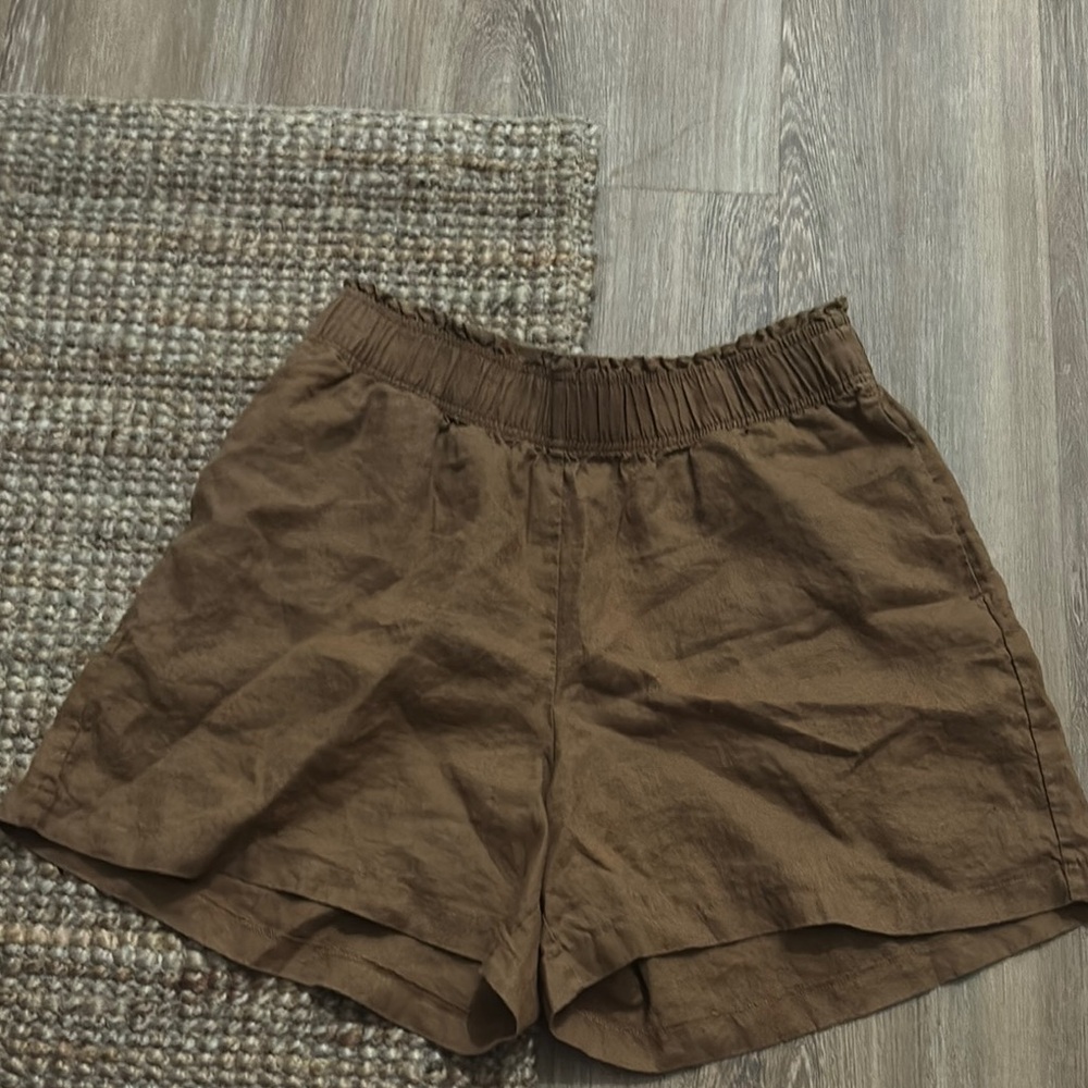 100% European Linen High Waisted Shorts
